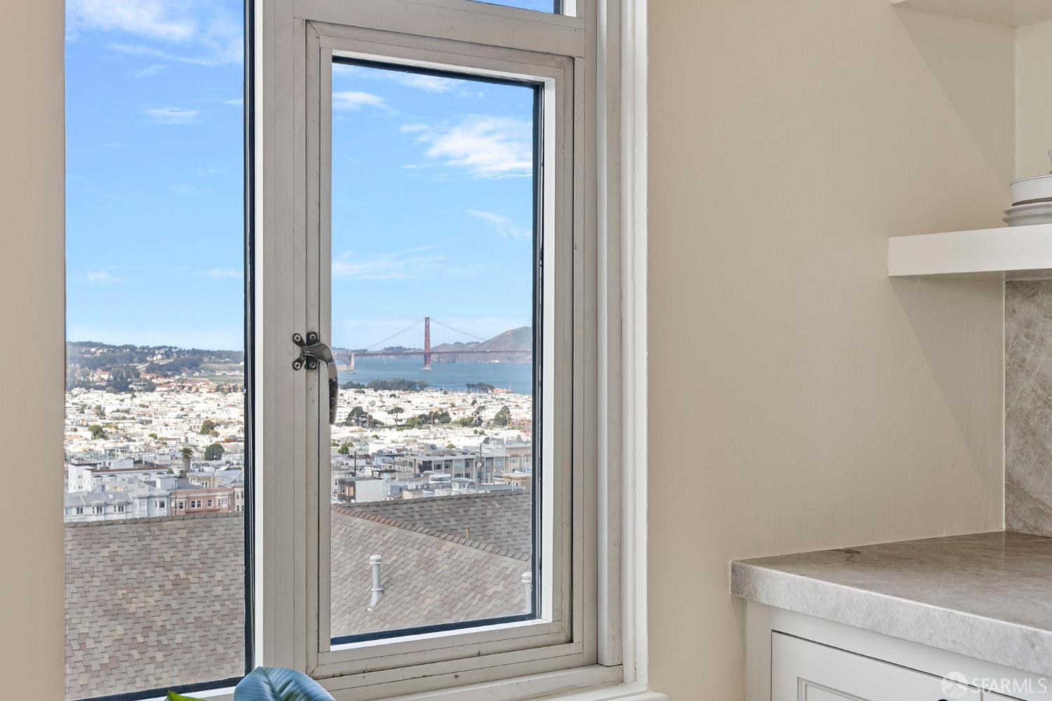 1101 Green Street # 601