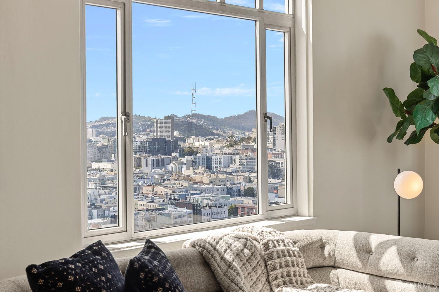 1101 Green Street # 601