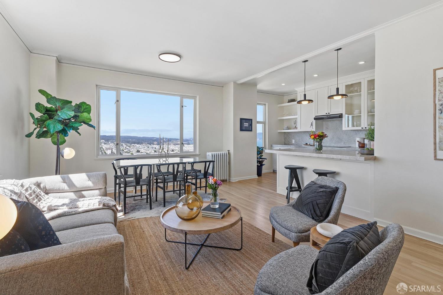 1101 Green Street # 601