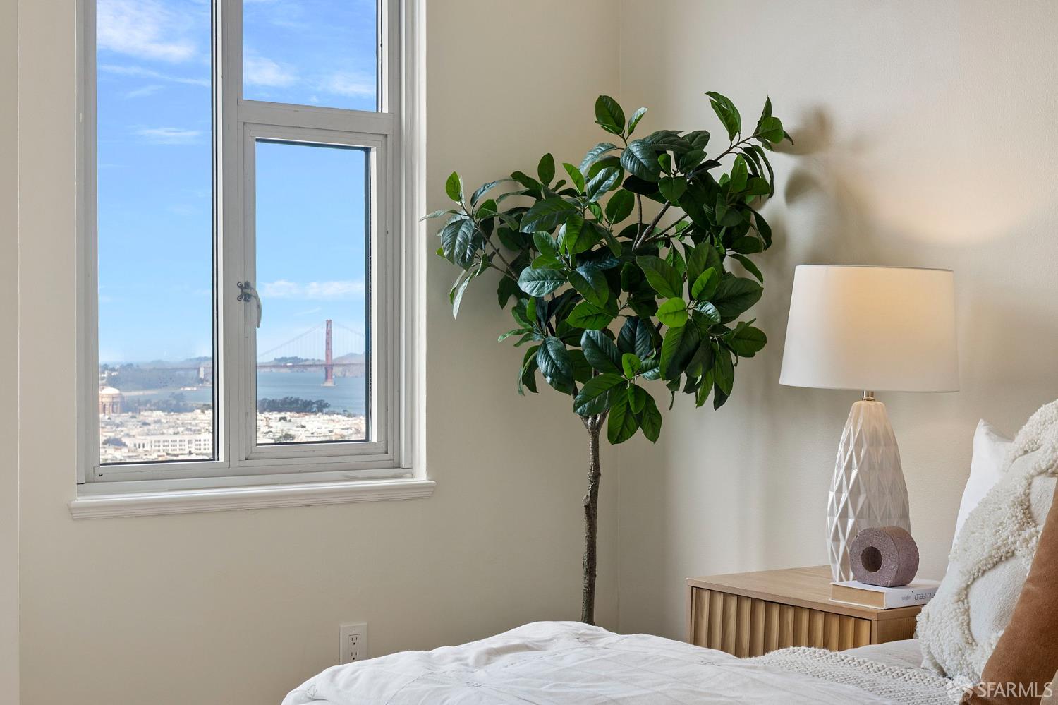 1101 Green Street # 601