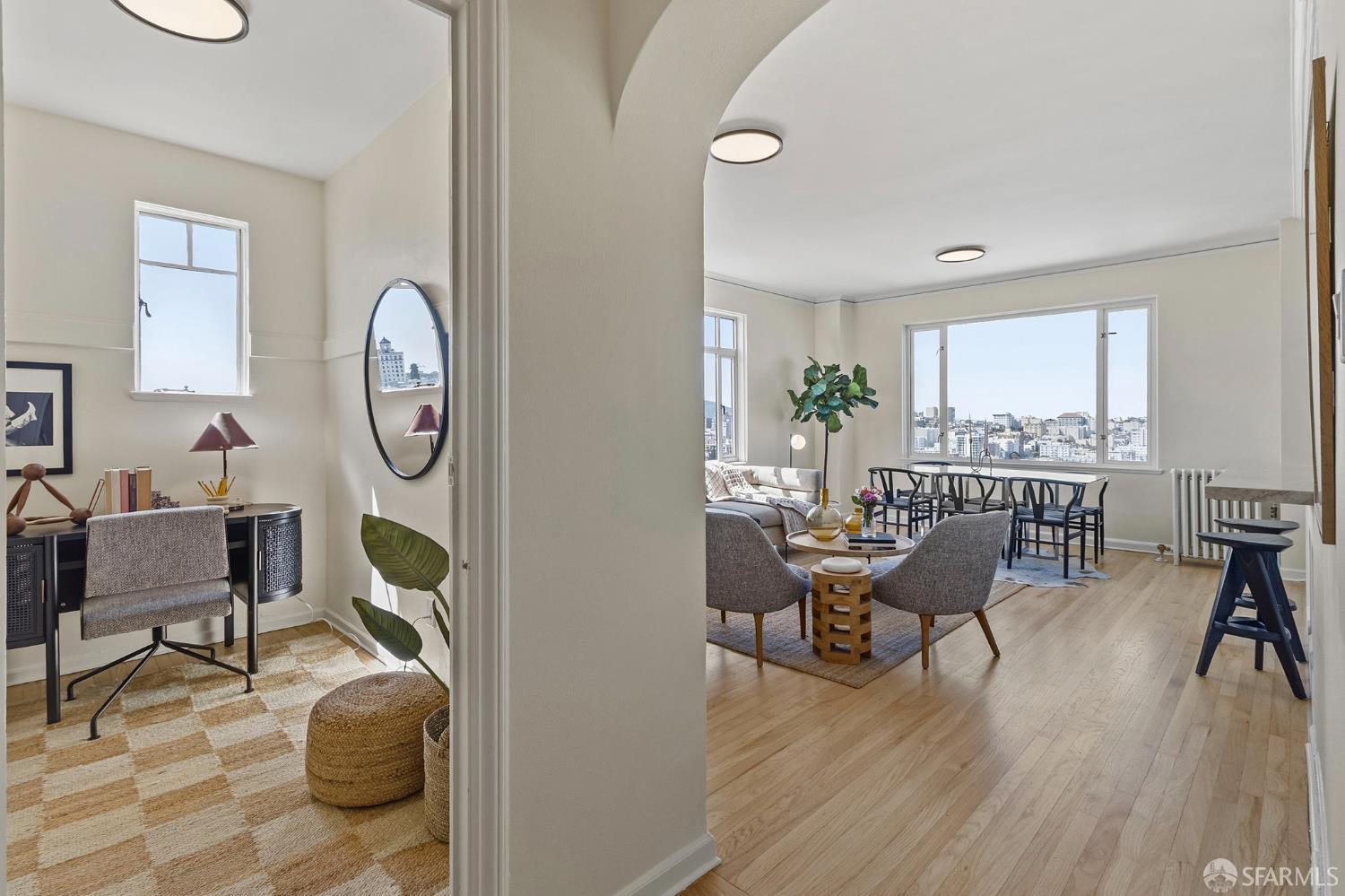 1101 Green Street # 601