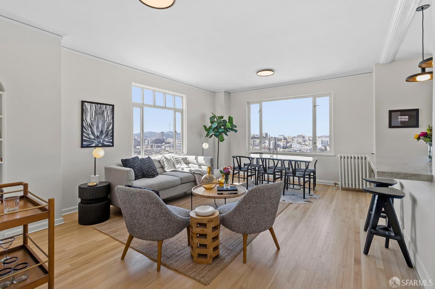 1101 Green Street # 601