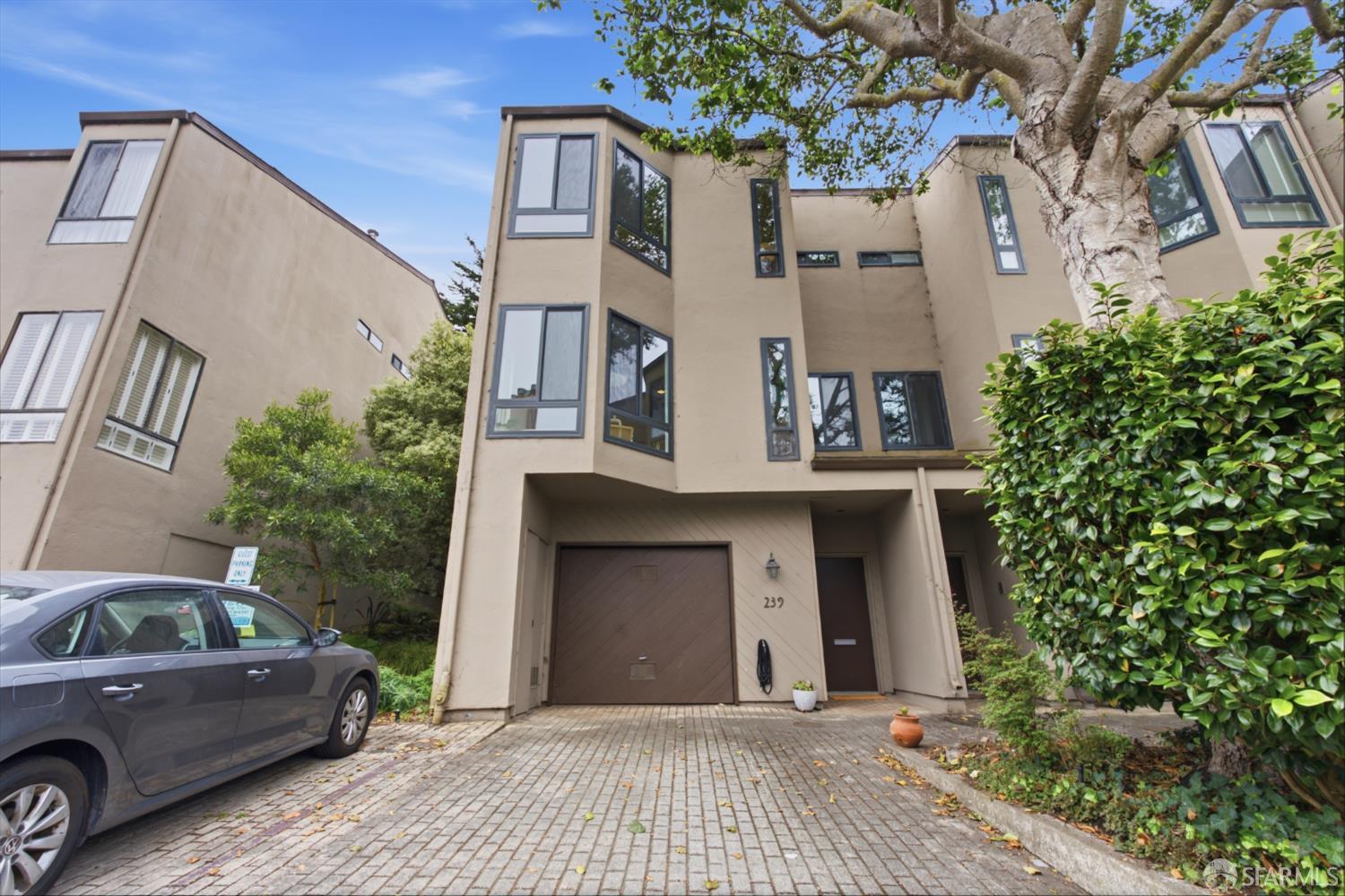239 N Lake Merced Hills