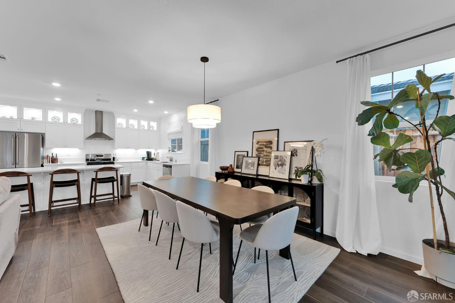 543 Pino Lane