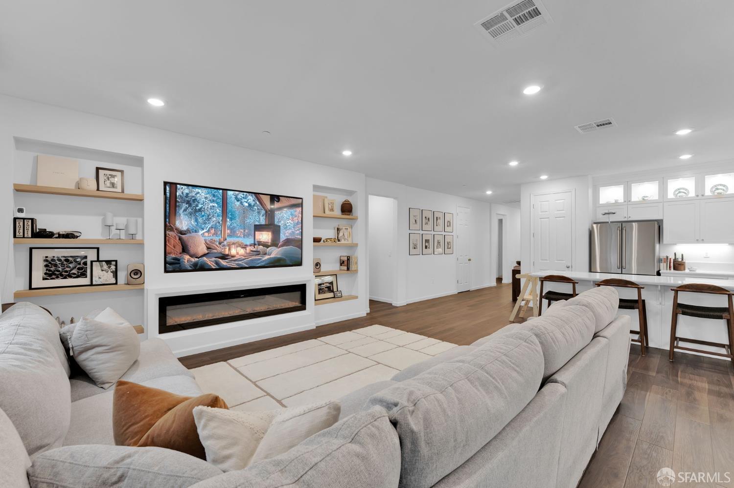 543 Pino Lane