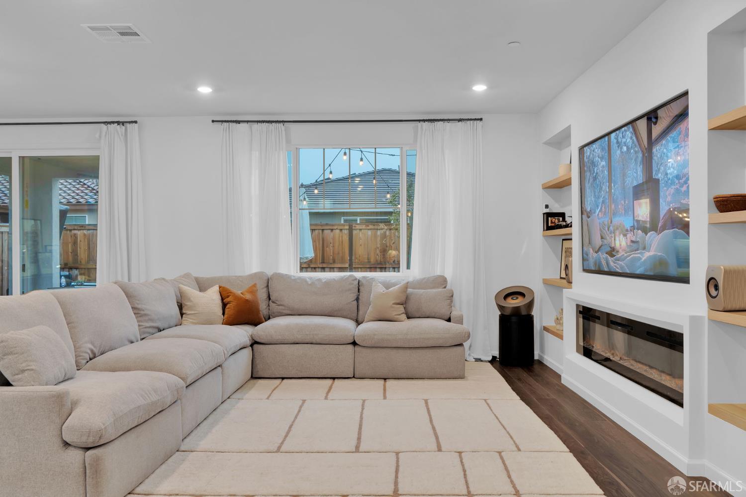 543 Pino Lane