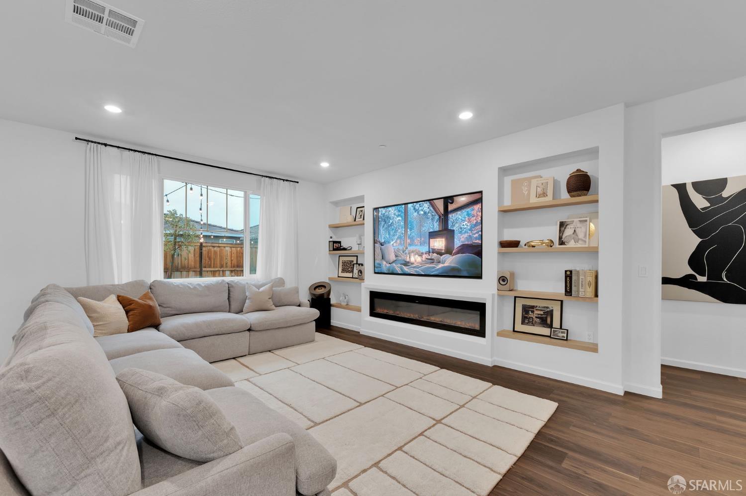543 Pino Lane