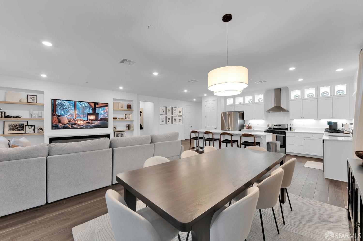 543 Pino Lane