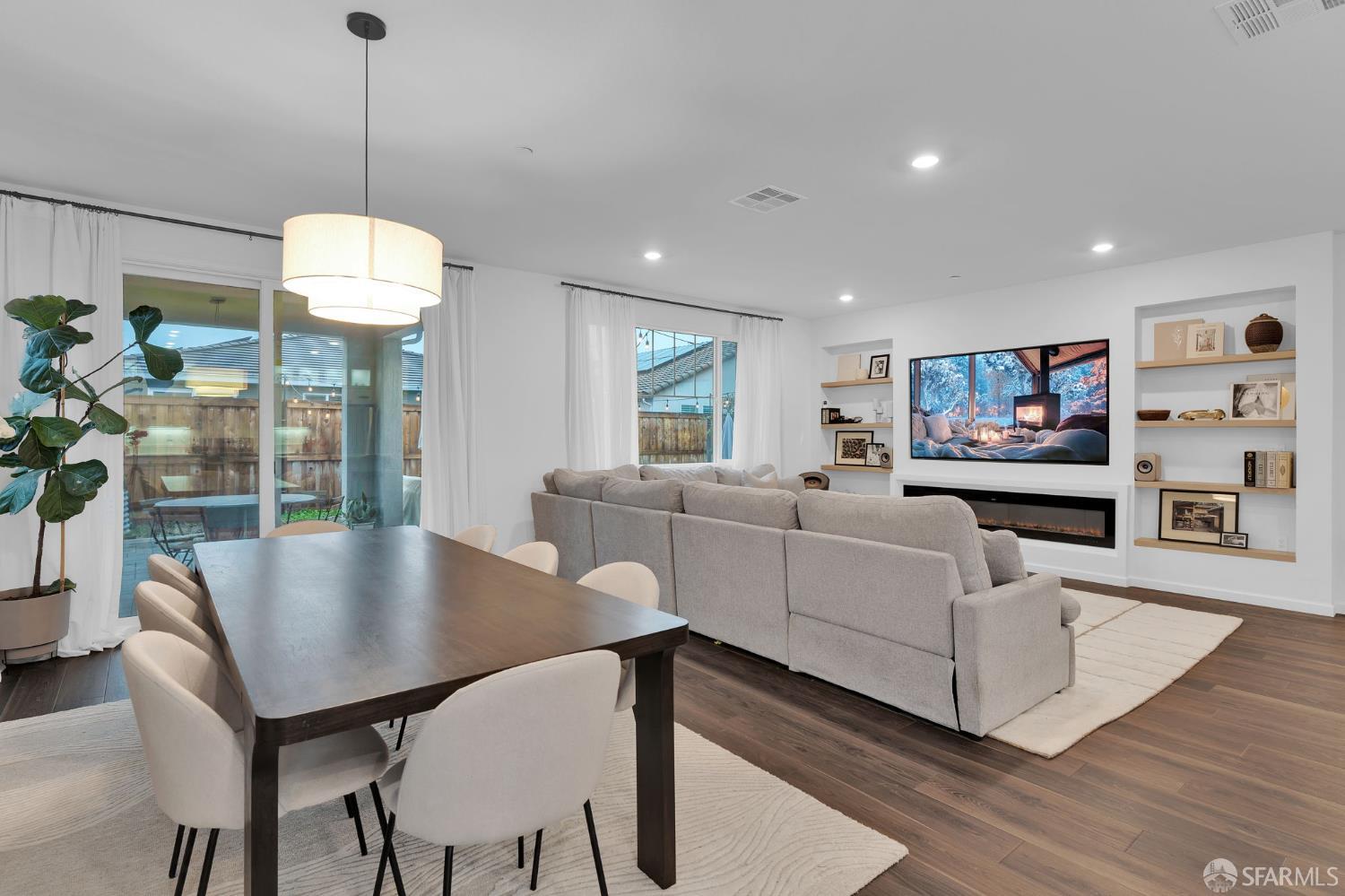 543 Pino Lane