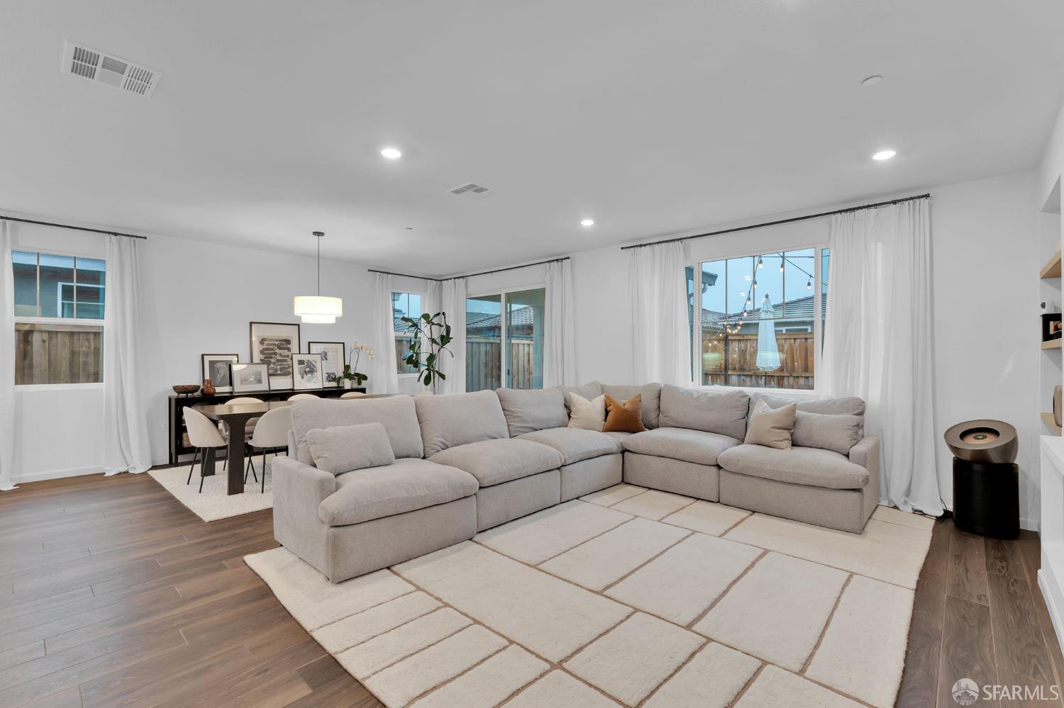 543 Pino Lane