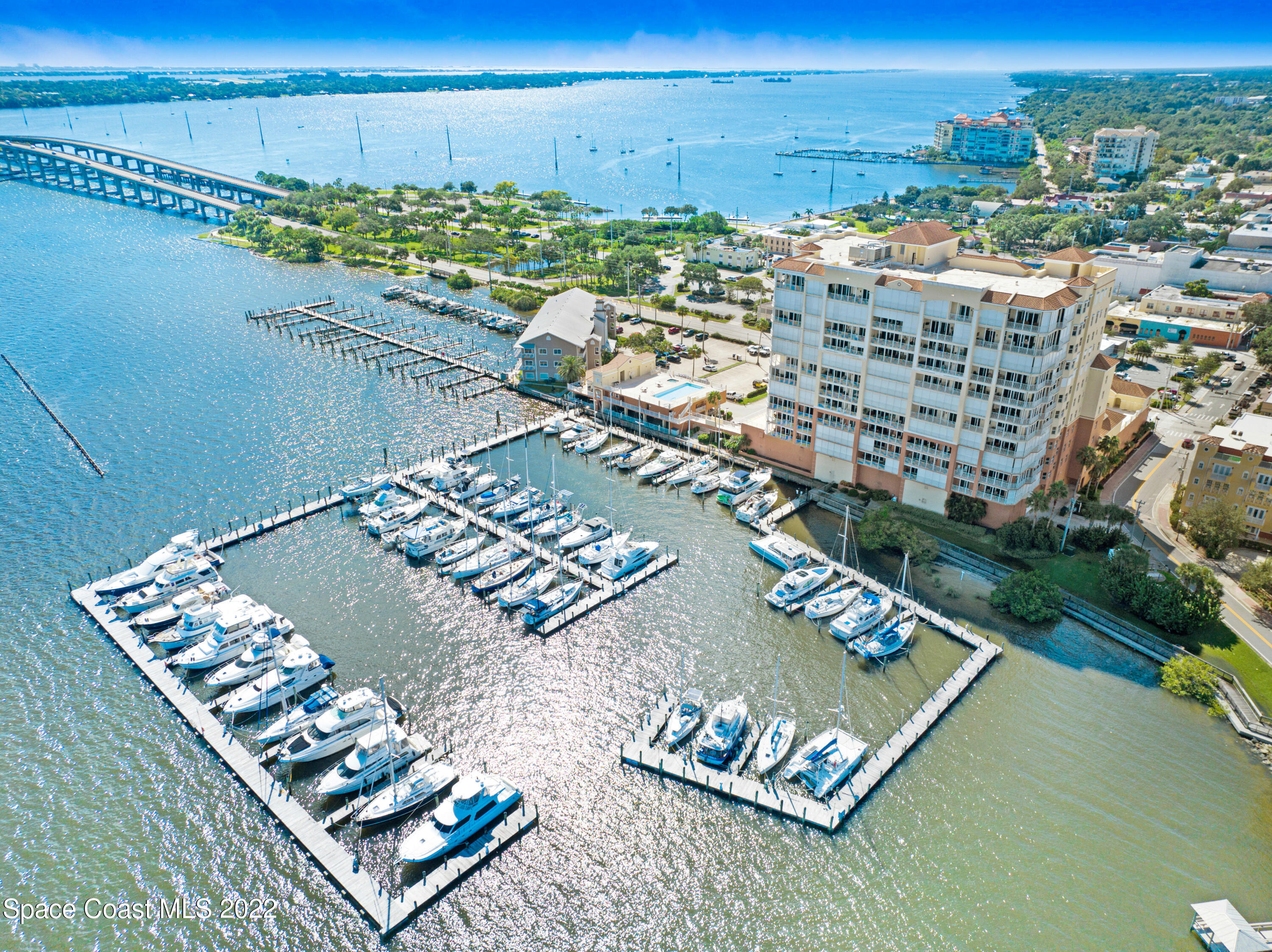 93 Delannoy Avenue, 404