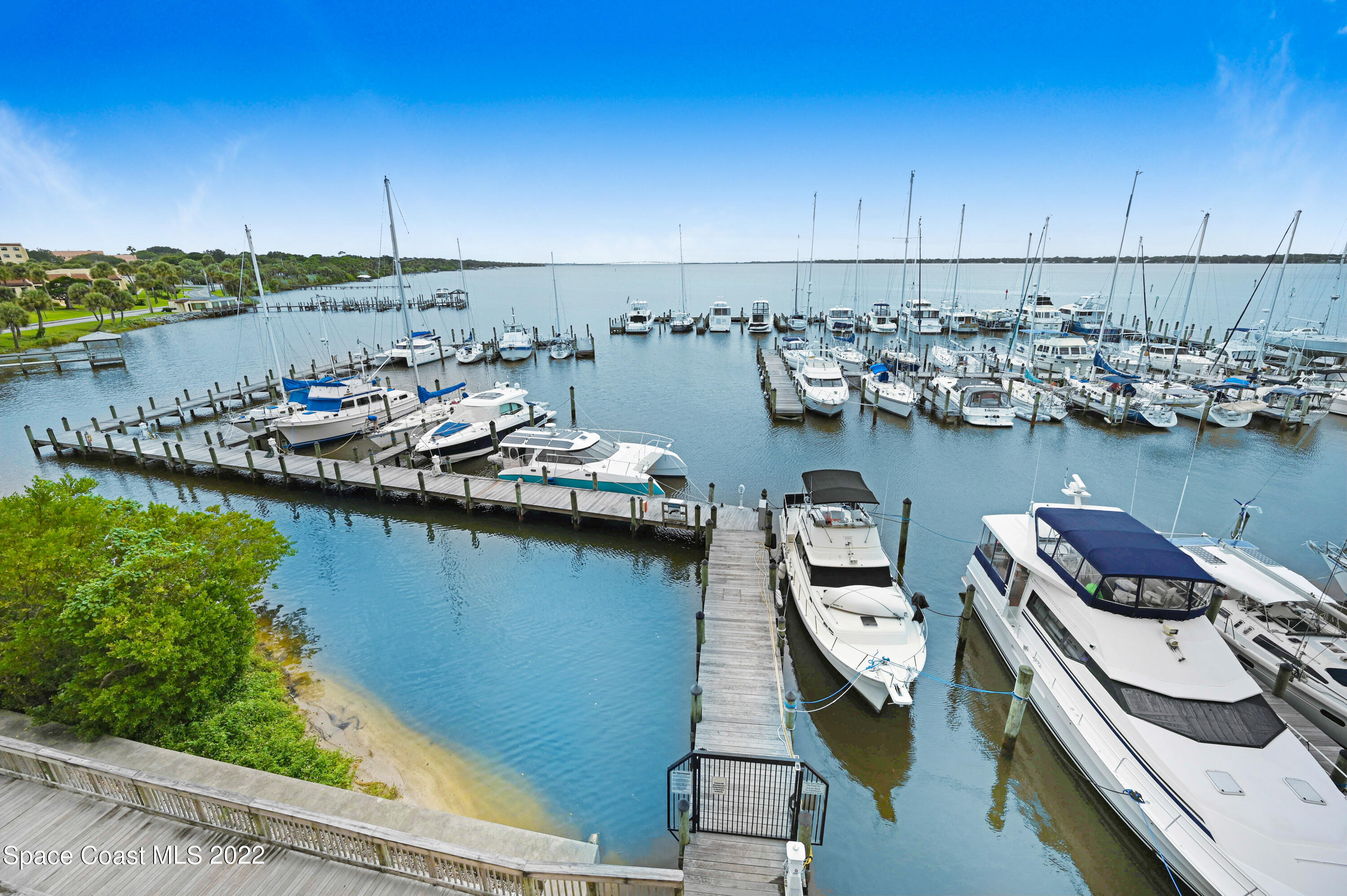 93 Delannoy Avenue, 404