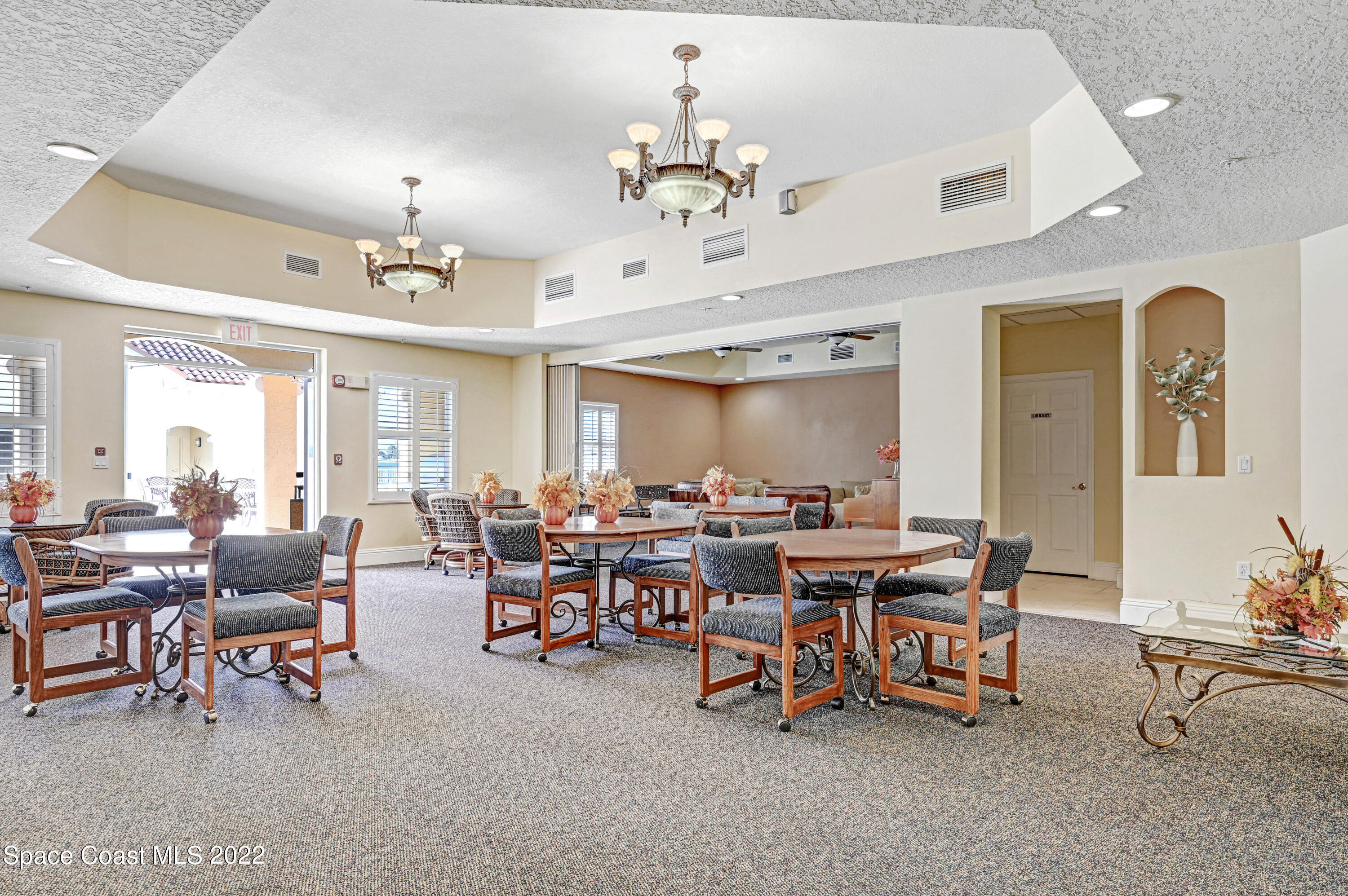 93 Delannoy Avenue, 404