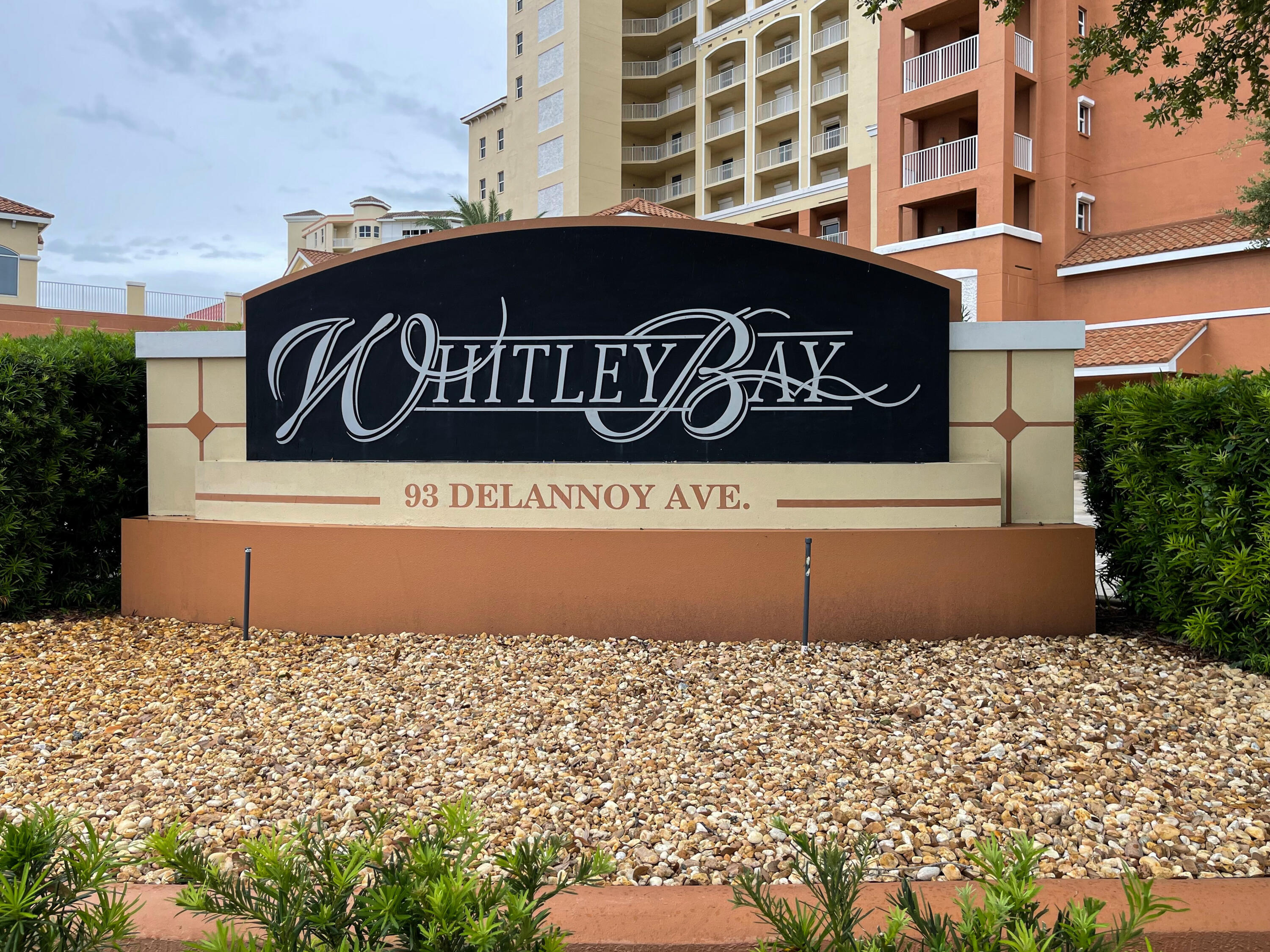 93 Delannoy Avenue, 404