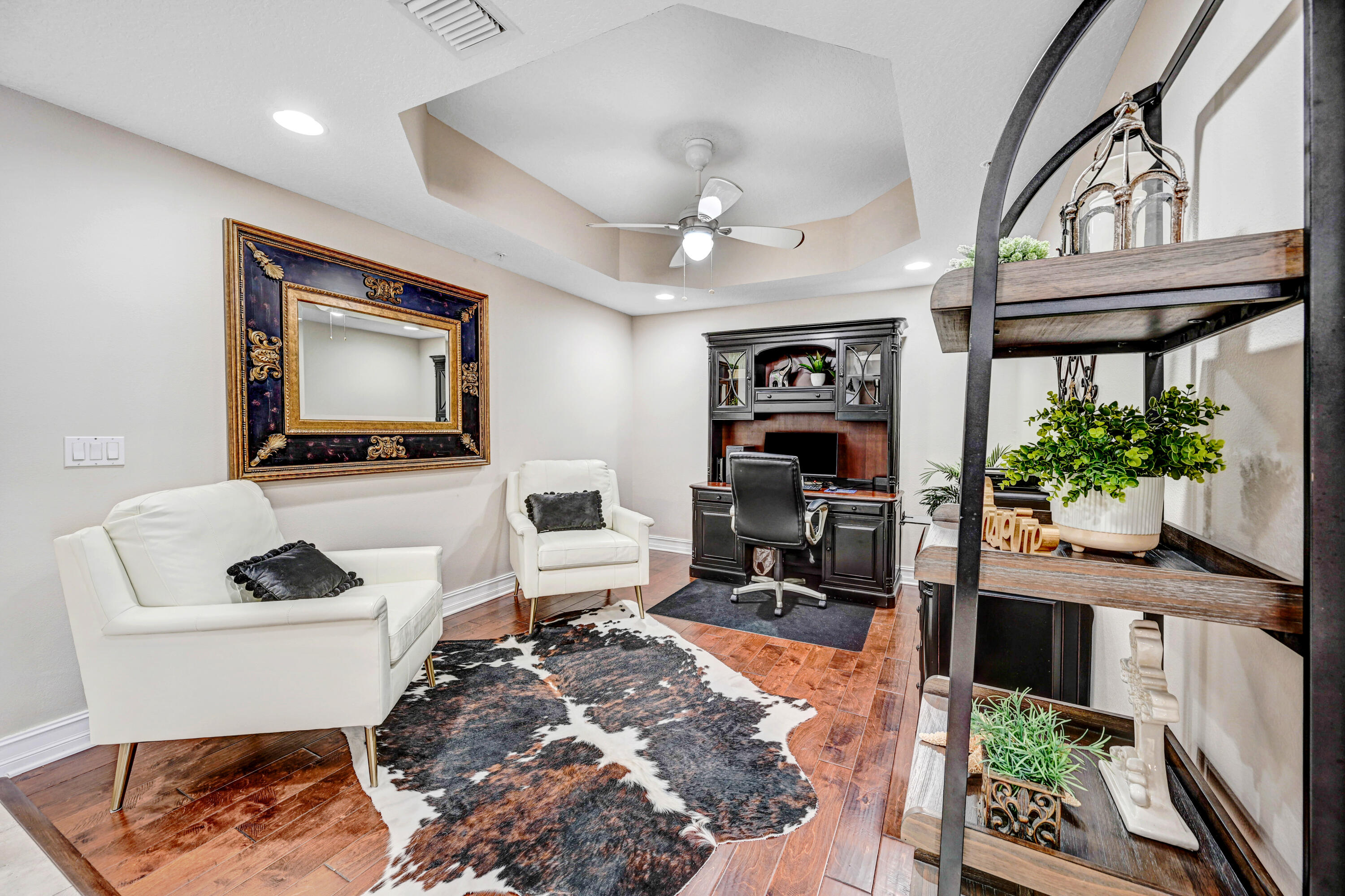 93 Delannoy Avenue, 404