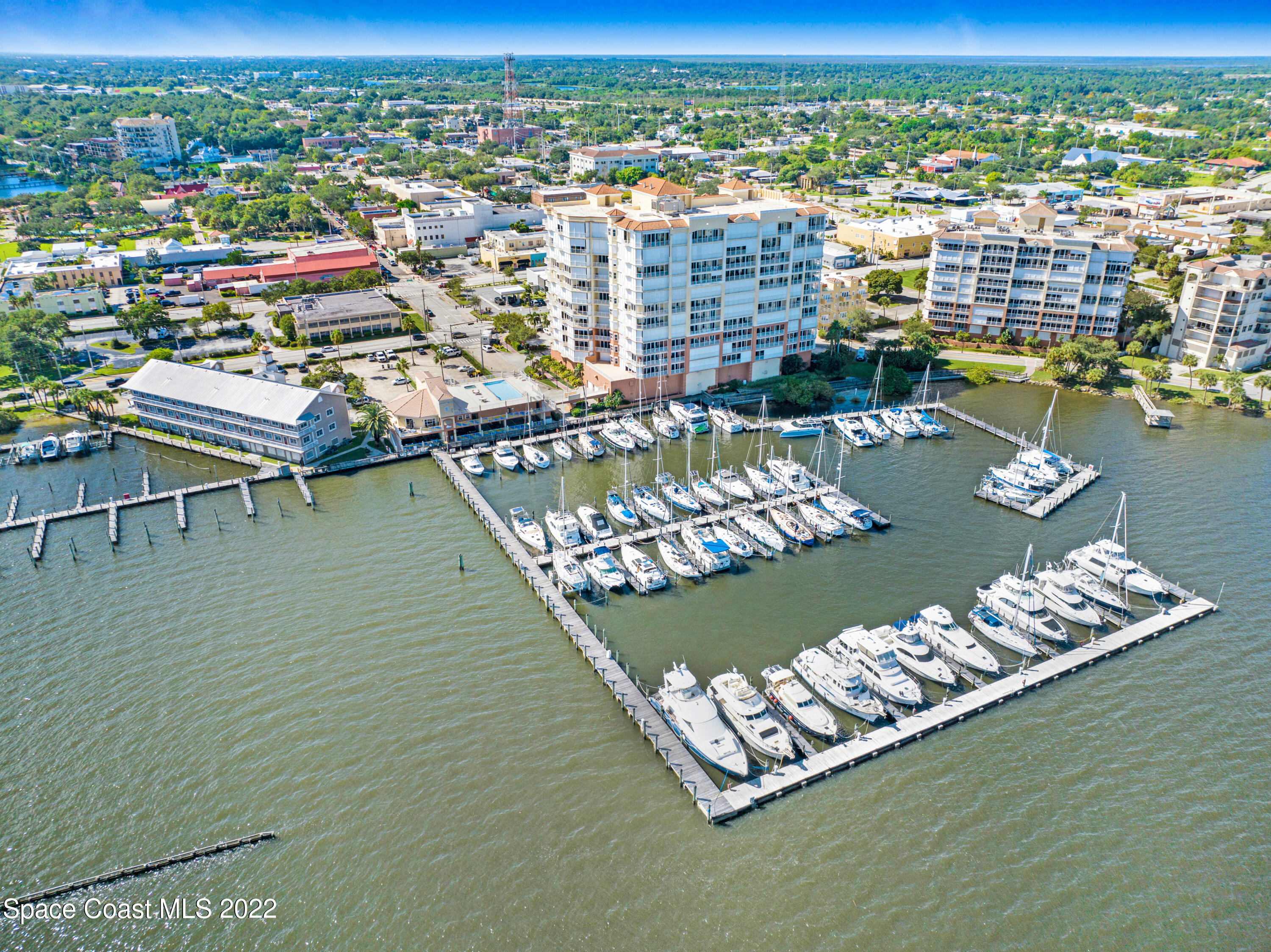 93 Delannoy Avenue, 404