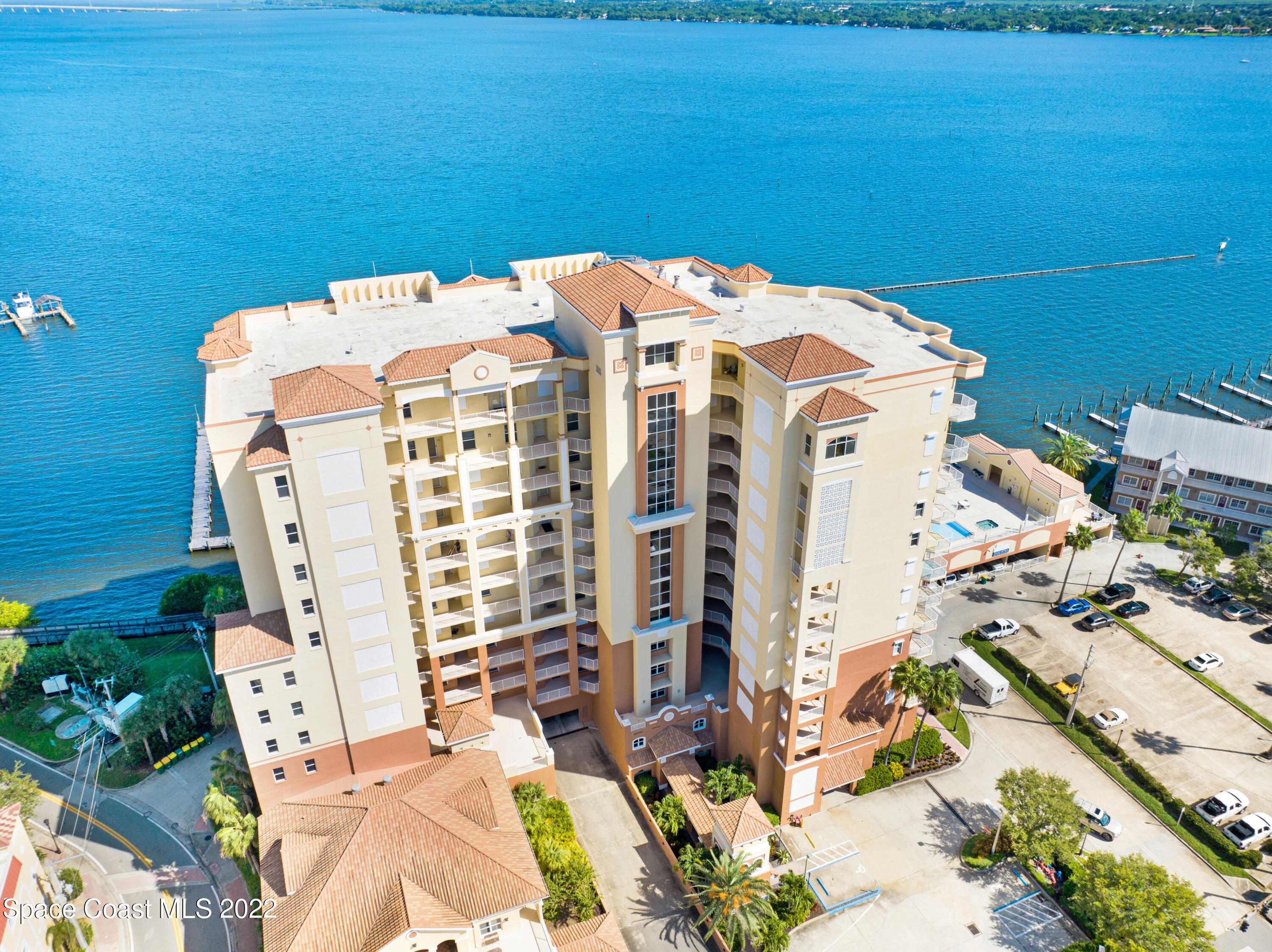 93 Delannoy Avenue, 404