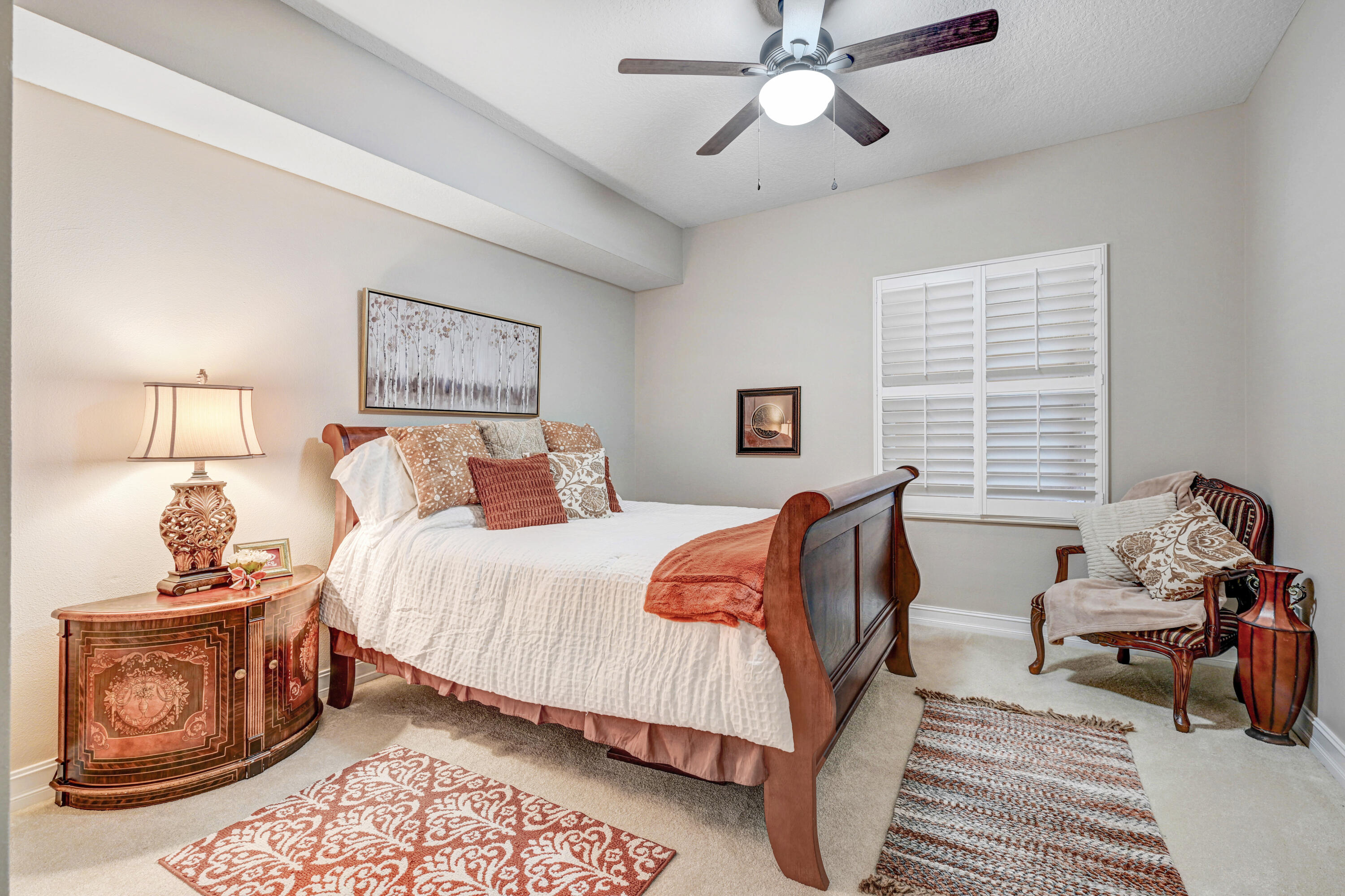 93 Delannoy Avenue, 404