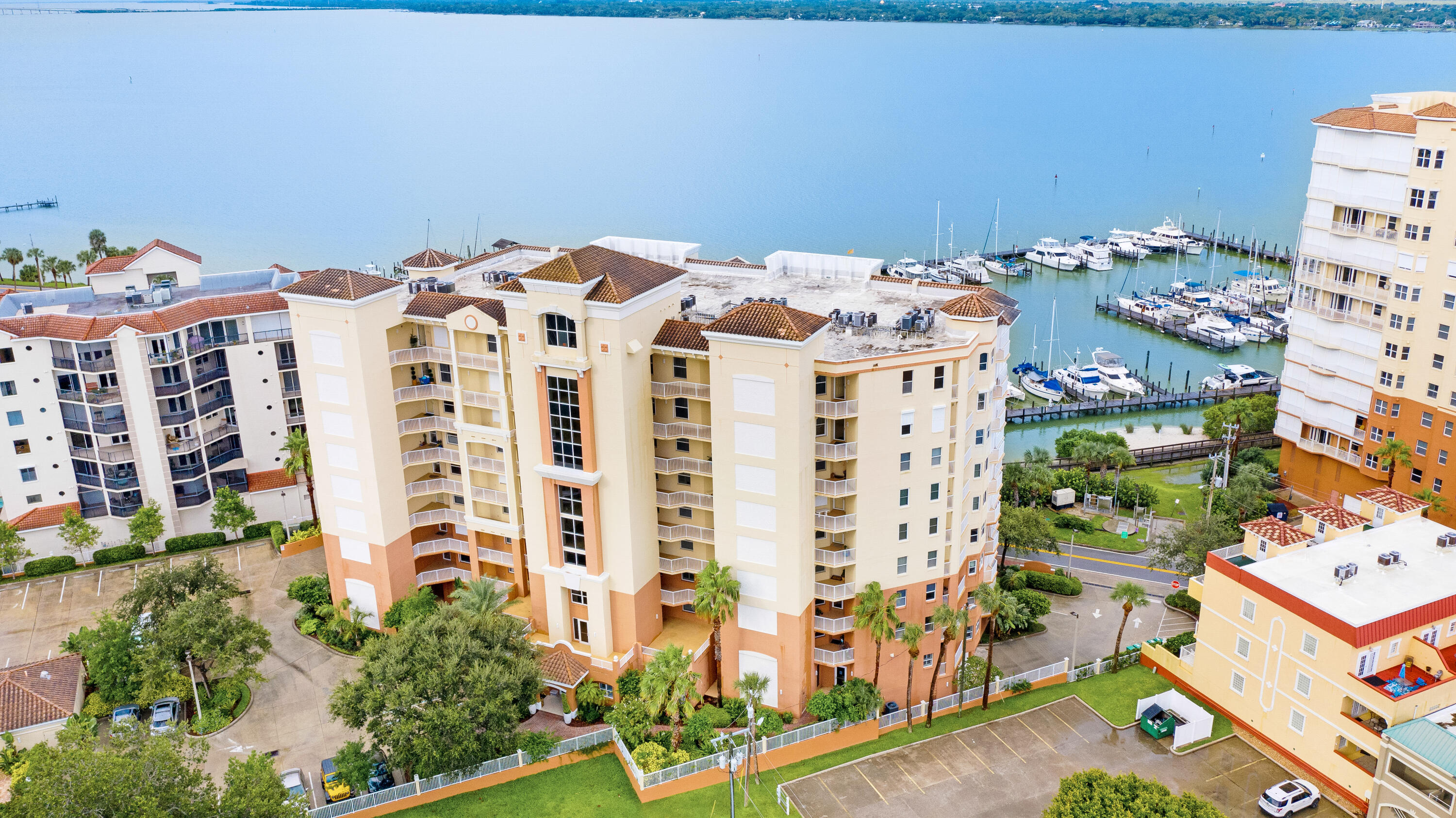 93 Delannoy Avenue, 404