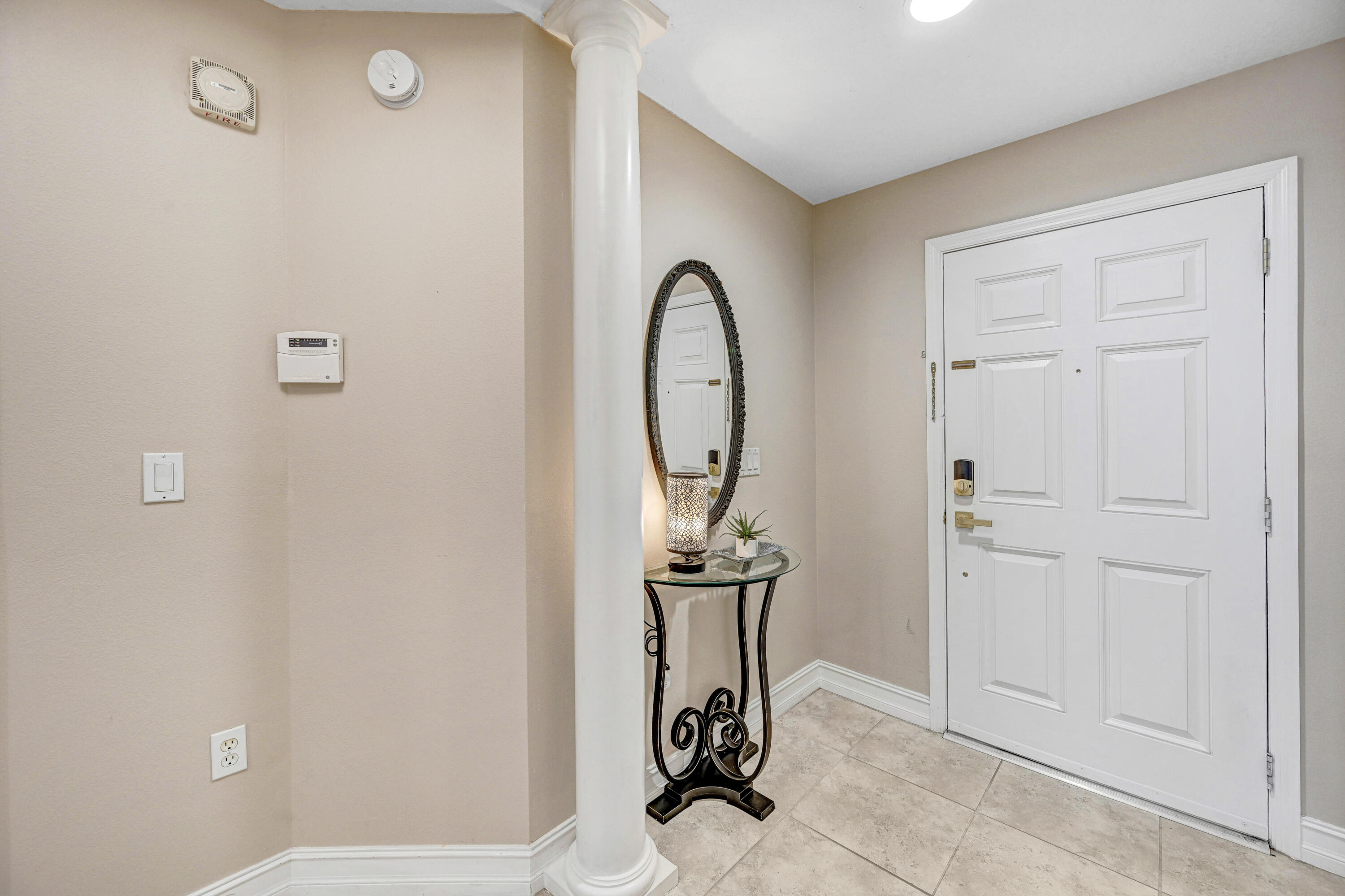 93 Delannoy Avenue, 404