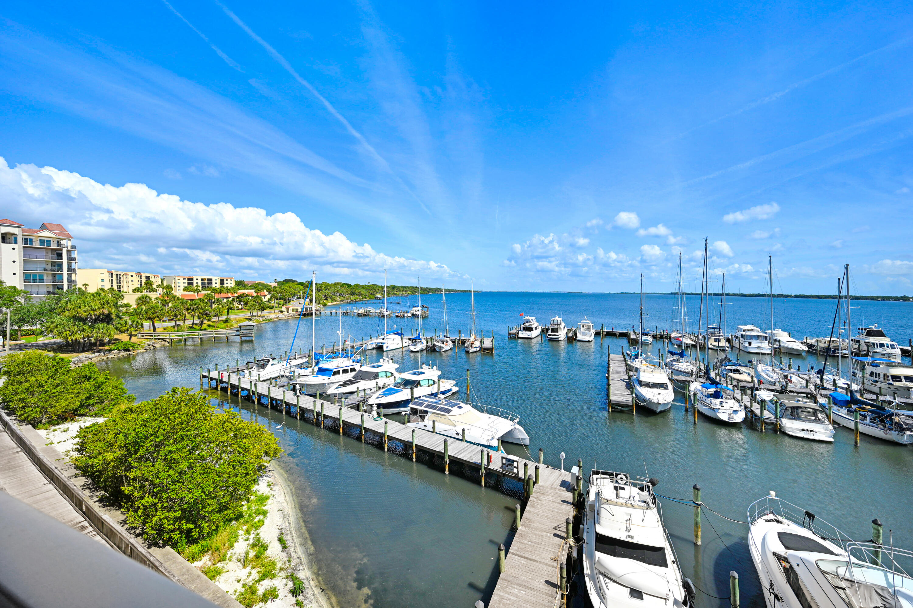 93 Delannoy Avenue, 404