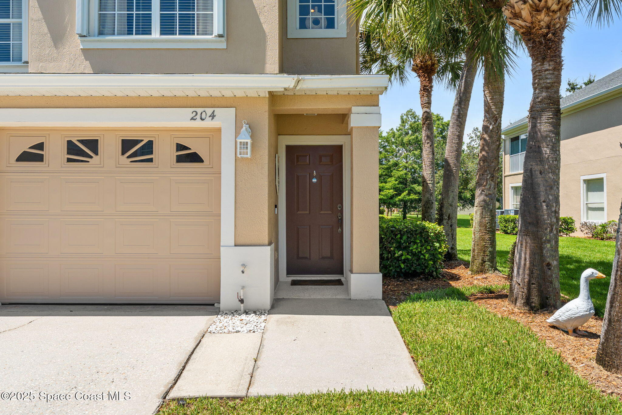 400 Trotter Lane, 204