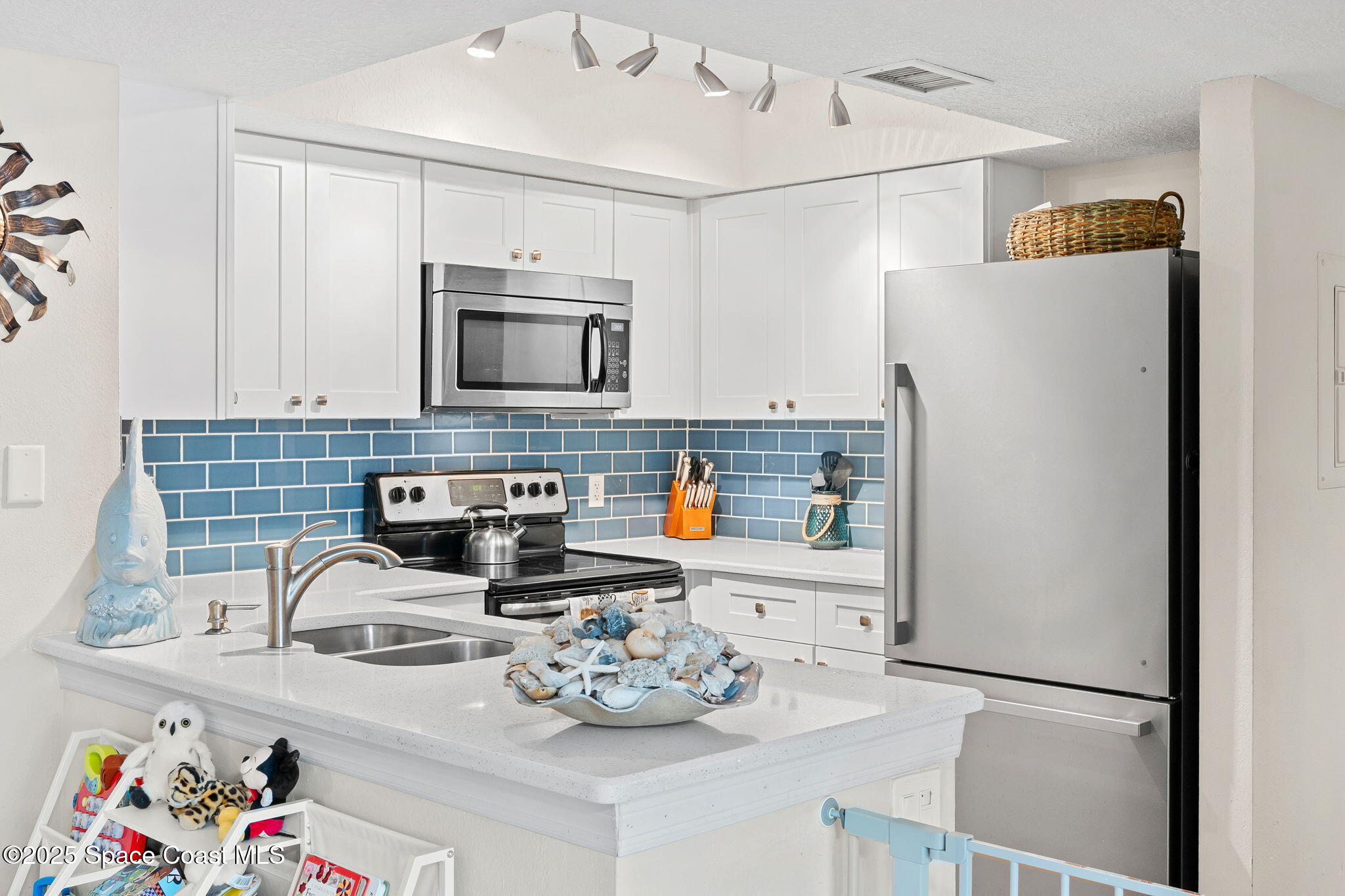 945 Sonesta Avenue NE 105