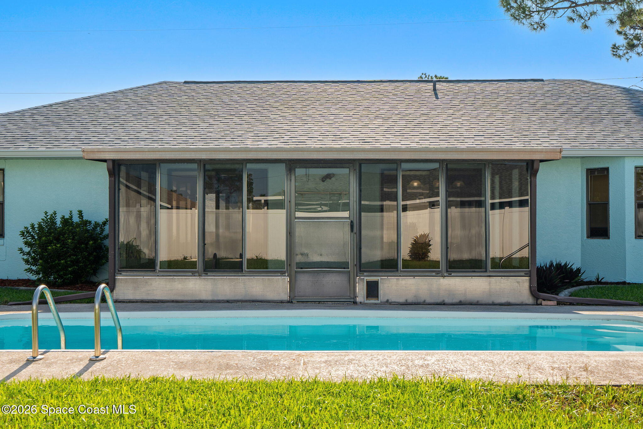 6000 Eaglewalk Avenue