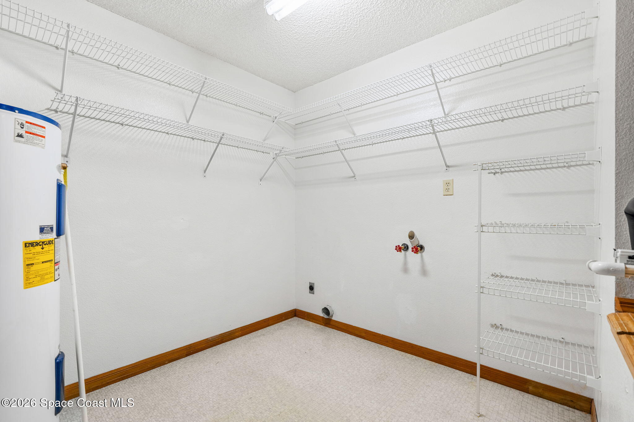 6000 Eaglewalk Avenue