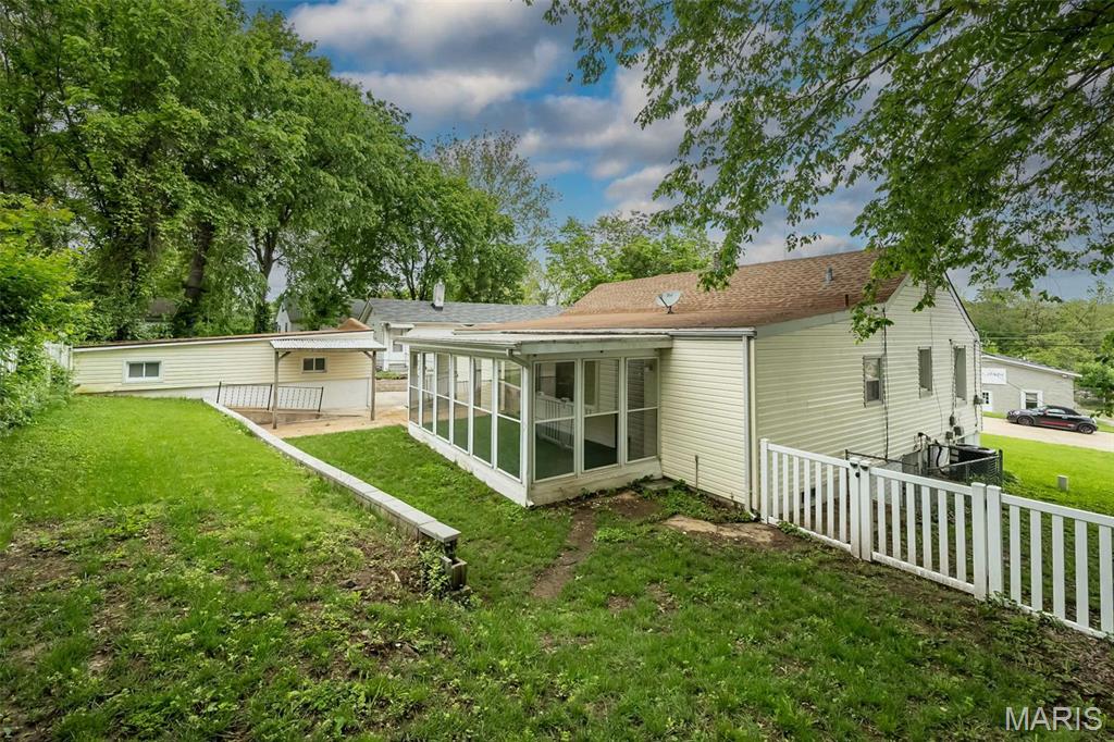 126 E Waymire Avenue