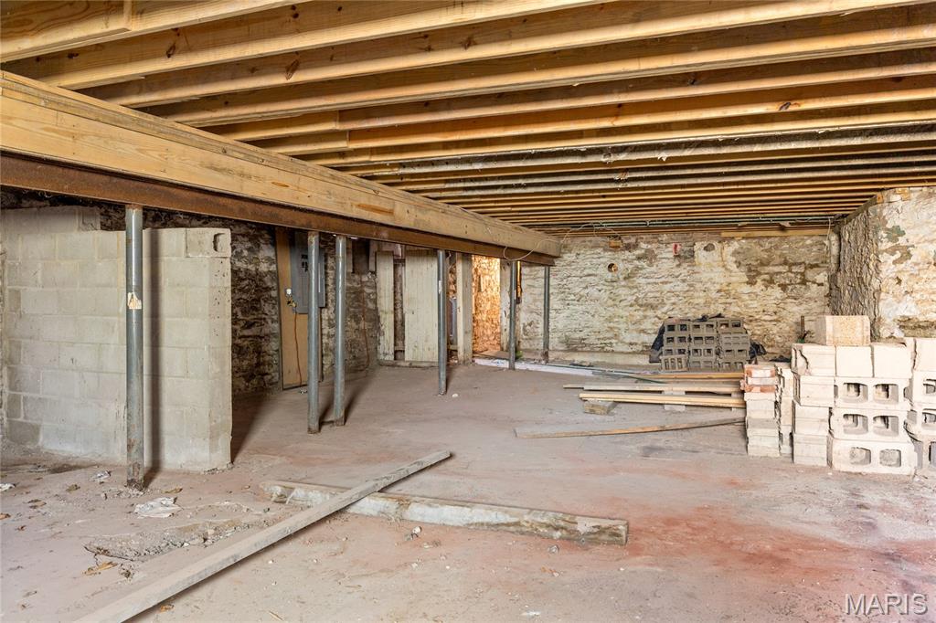 2012 Saint Louis Avenue