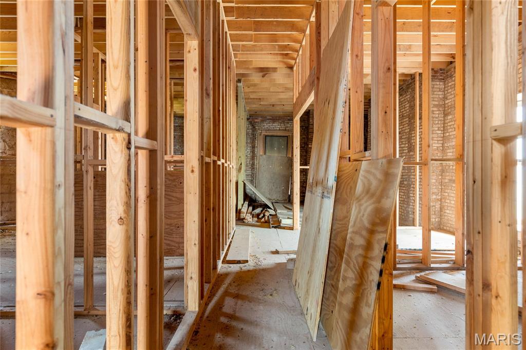 2012 Saint Louis Avenue