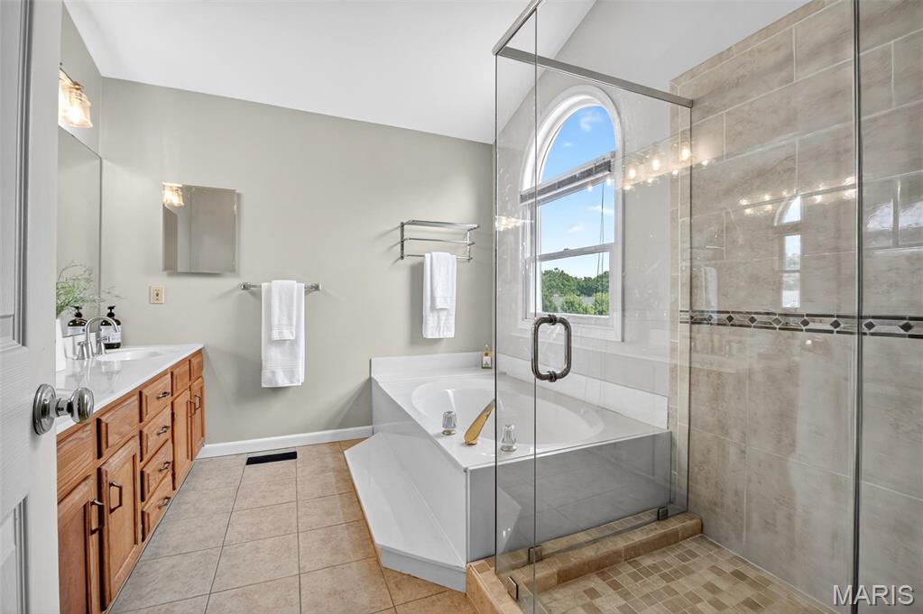 1652 Ridge Bend Drive