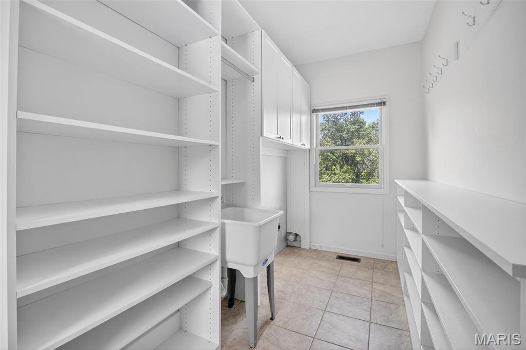 1652 Ridge Bend Drive
