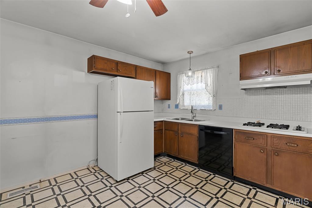 1305 Spellman Avenue