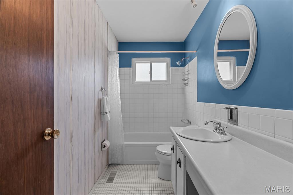 1305 Spellman Avenue