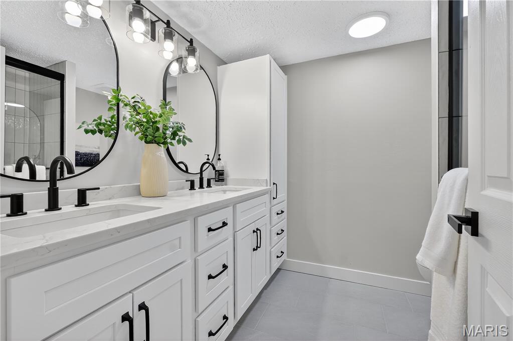 2166 Bantry Court