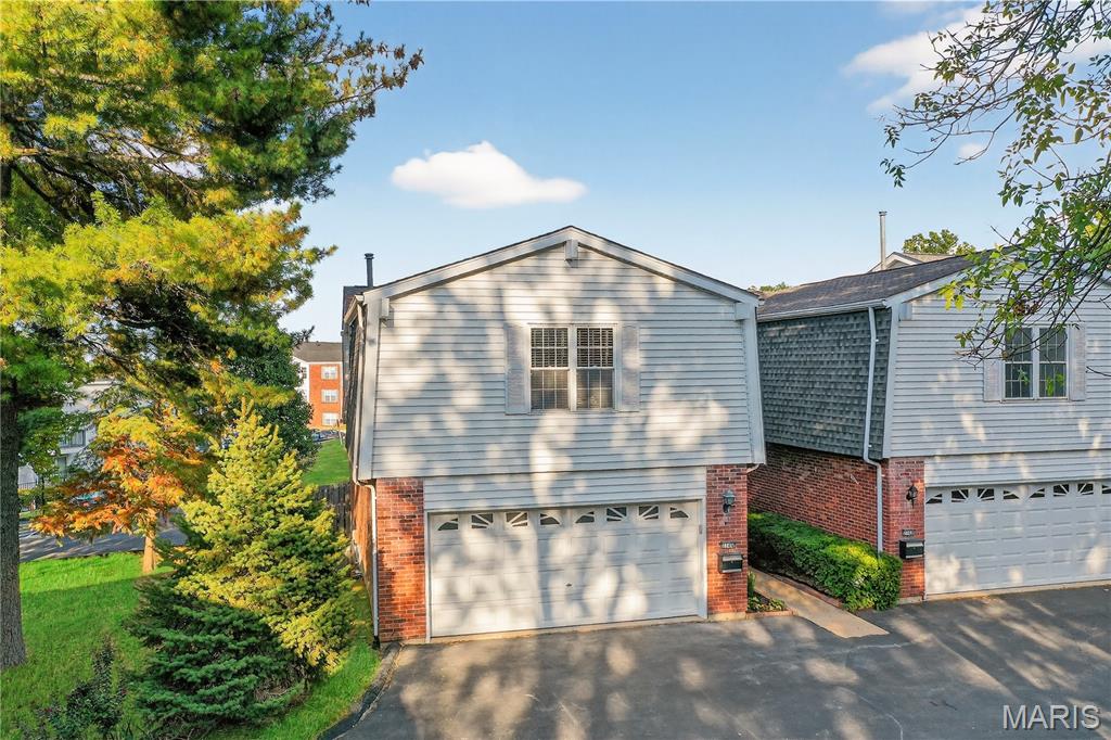 2166 Bantry Court