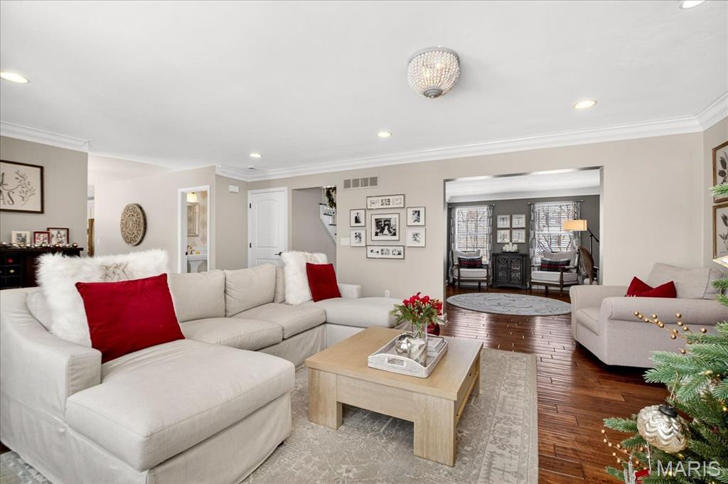 311 Beacon Point Lane