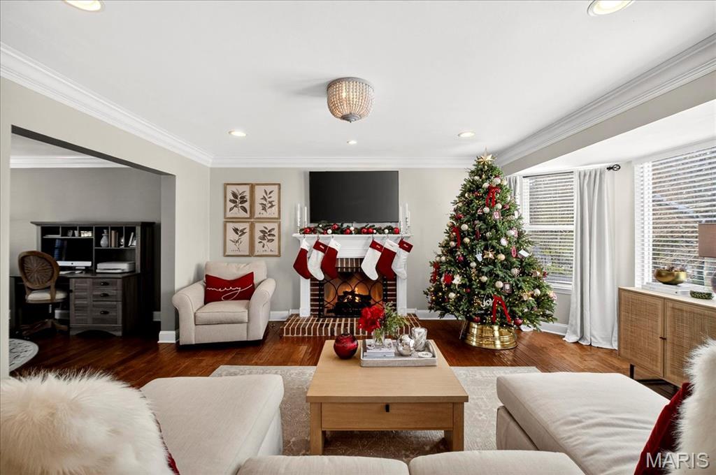 311 Beacon Point Lane