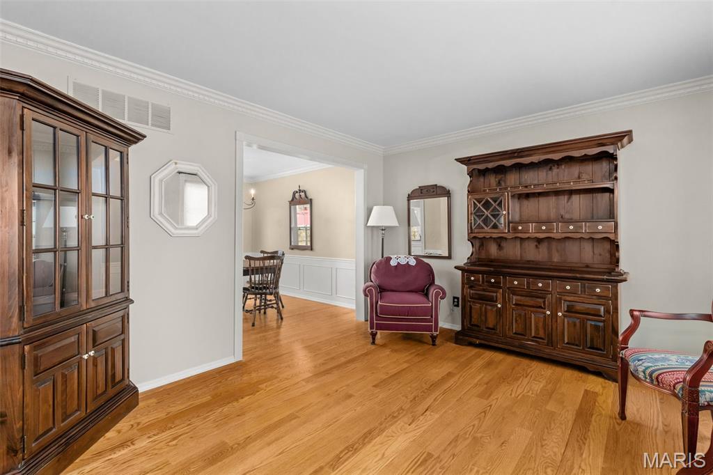 973 Oakwood Farms Lane