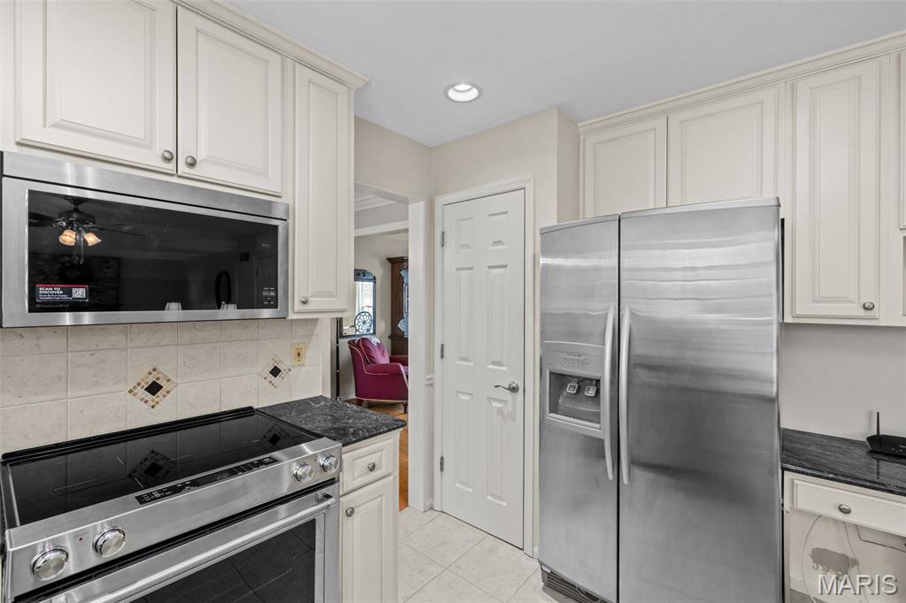 973 Oakwood Farms Lane