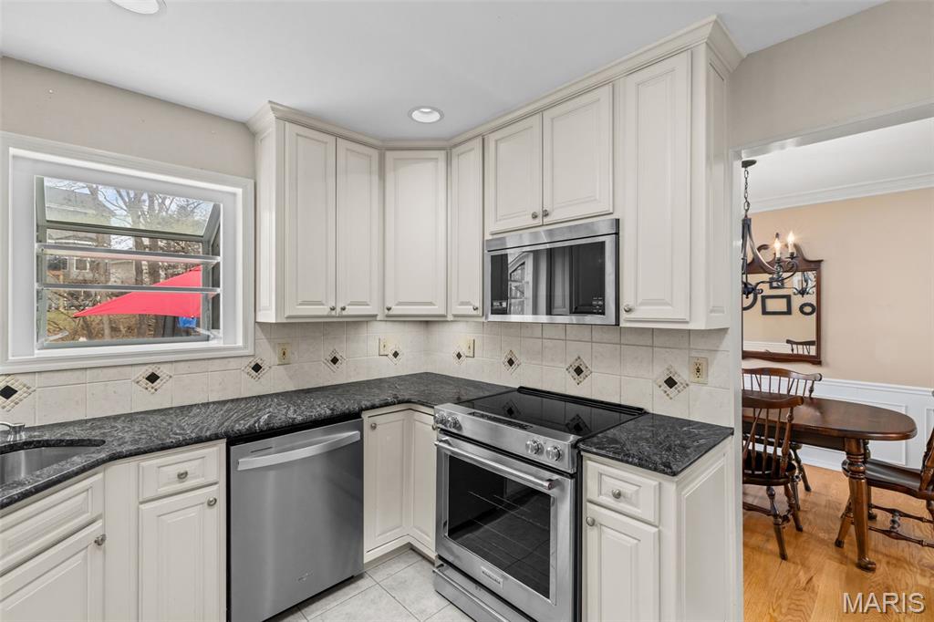 973 Oakwood Farms Lane