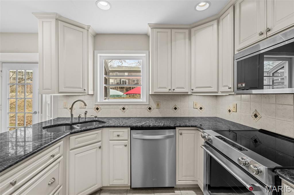 973 Oakwood Farms Lane