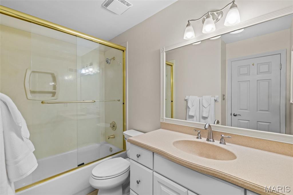 973 Oakwood Farms Lane