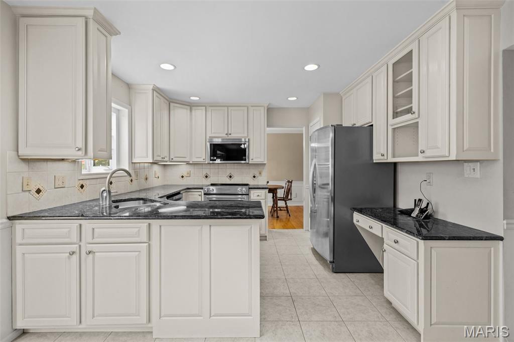 973 Oakwood Farms Lane