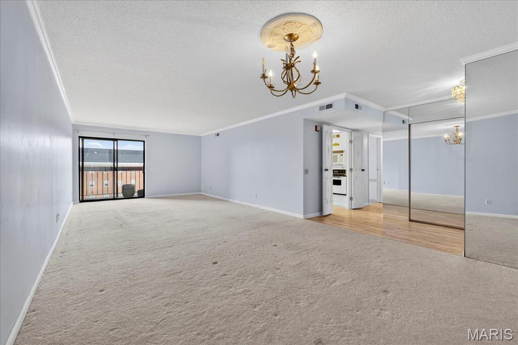 572 Coeur De Royale Drive Unit: 306