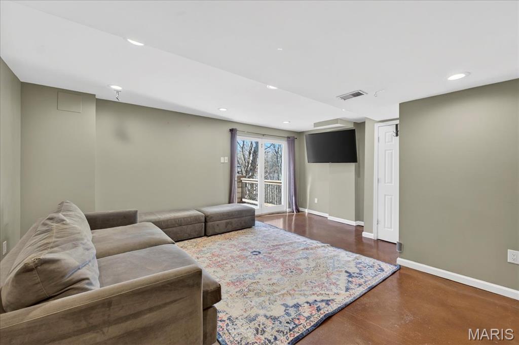 525 Ballas Park Drive