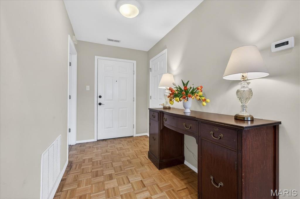 11087 Gravois Road Unit: 303