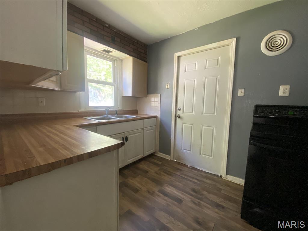 10184 Winkler Drive
